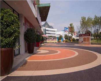 浅谈成都透水世俱杯网页版的优点以及为何能够排水防涝